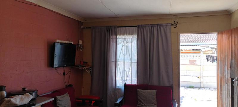 2 Bedroom Property for Sale in Pelikan Park Western Cape